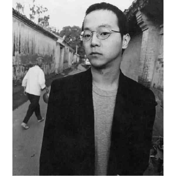 王菲的前夫窦唯年轻时这么帅,她为什么还要离婚?