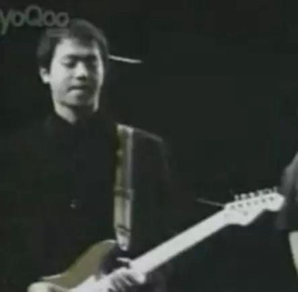 王菲的前夫窦唯年轻时这么帅,她为什么还要离婚?