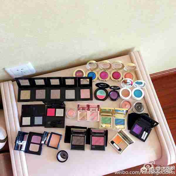 女生脸部化妆品包括哪些?各有什么用处?