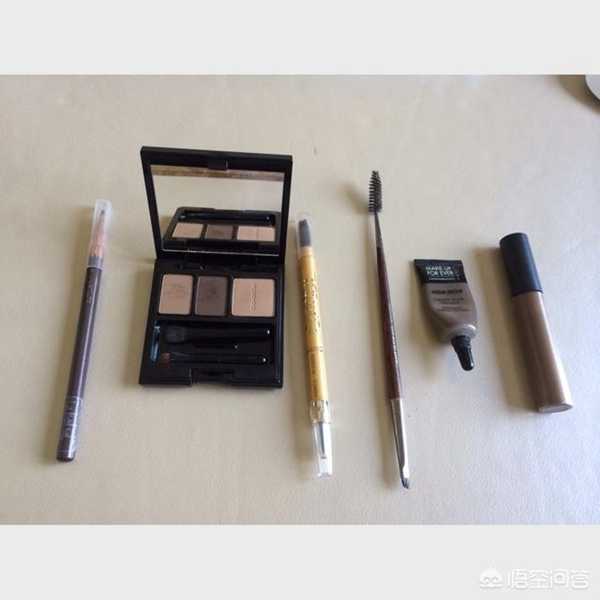 女生脸部化妆品包括哪些?各有什么用处?