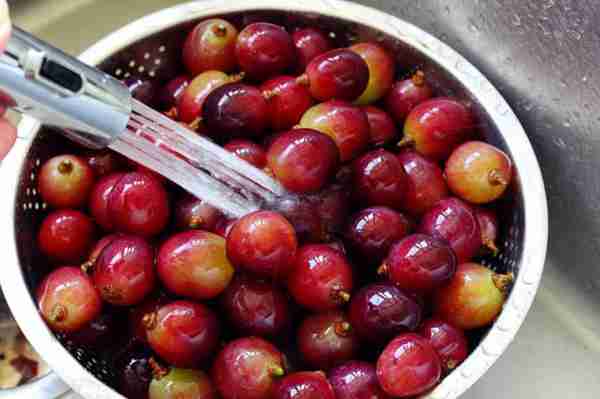 吃了这么多年葡萄,才知道清洗葡萄的正确方法,原来这样洗才干净