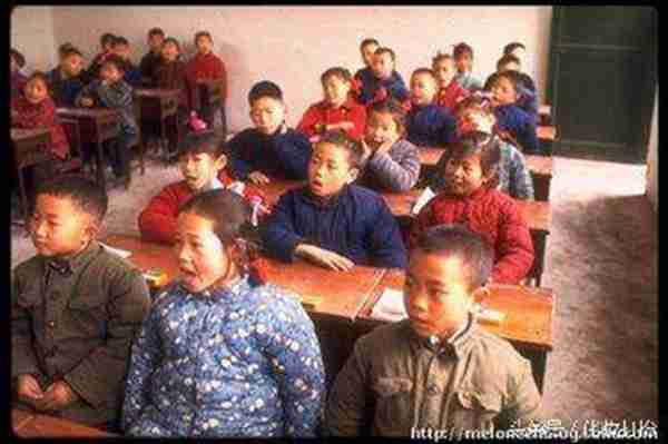 70年代时候我们的日常穿着服饰,好怀念那个年代