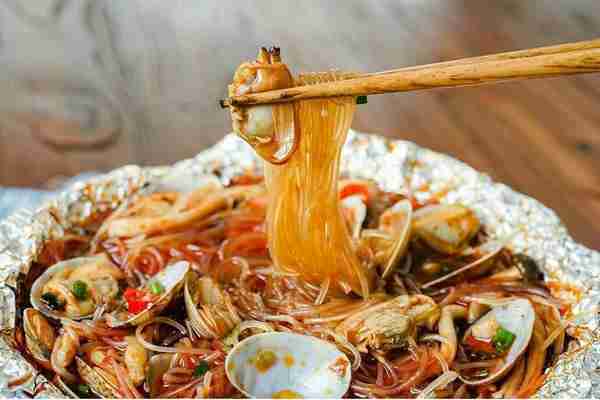 别再去路边吃假的花甲粉了,正宗花甲粉的做法,比外面的省钱好吃