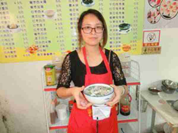 去贵州开店卖肠粉生意好不好,学做肠粉和什么搭配着卖啊