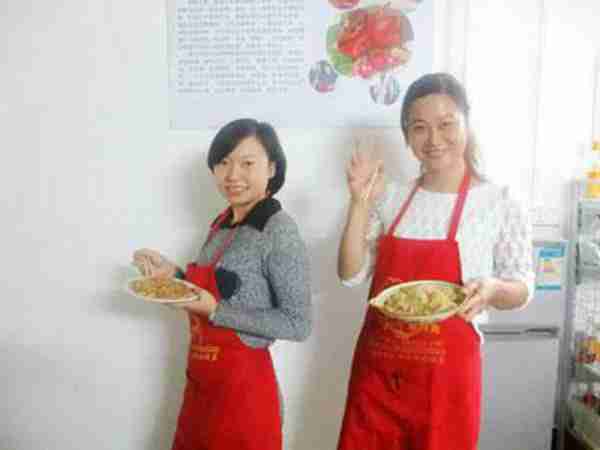 去贵州开店卖肠粉生意好不好,学做肠粉和什么搭配着卖啊