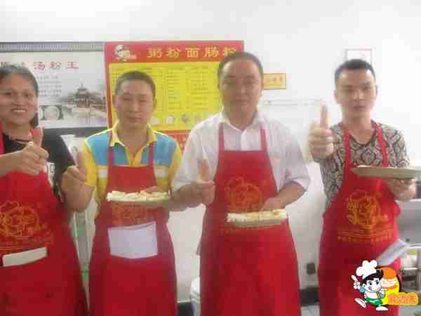 去贵州开店卖肠粉生意好不好,学做肠粉和什么搭配着卖啊