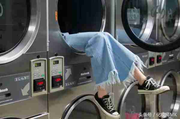 20多岁的女生预算不够,买什么牌子的衣服好看又不low?