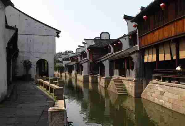 100块钱在上海能干什么?看完你就知道