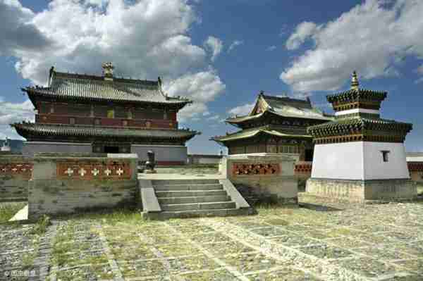 进寺庙拜佛需要注意什么?这五点要牢记......