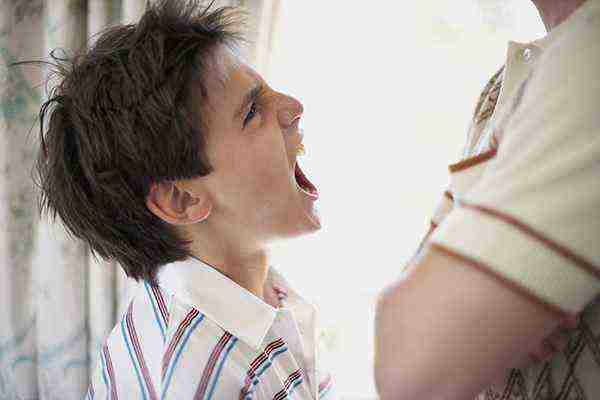 白眼狼是什么意思(父母的哪些行为会把孩子养成白眼狼)