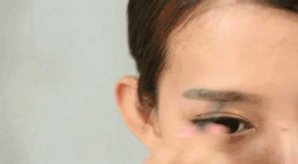 kate三色眉粉怎么用(kate眉粉不上色的原因)