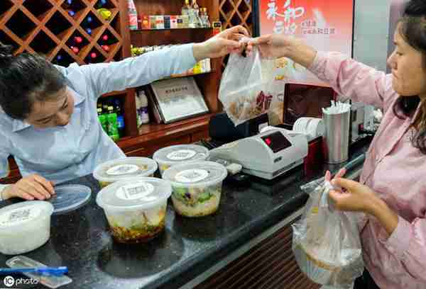 做外卖开什么店好(现在做一家外卖店还能赚钱吗)