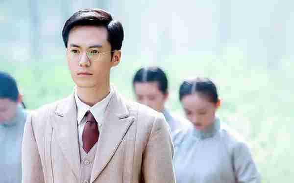 文艺青年是什么意思(真正的文艺青年是什么样的)