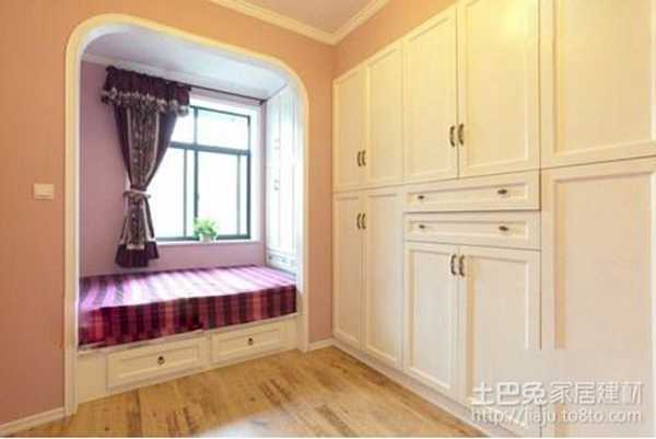 榻榻米是什么材质做的(榻榻米什么价位)