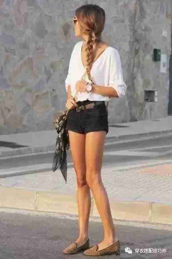 黑色裤子配什么颜色上衣?颜色搭配有技巧!