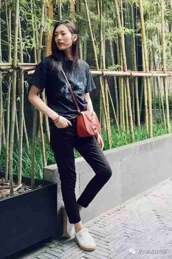 黑色裤子配什么颜色上衣?颜色搭配有技巧!