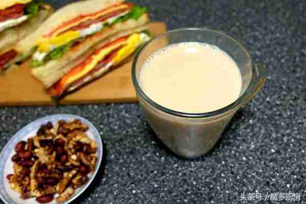 冬天就想喝杯热奶茶,手把手教你煮出一杯美味可口的咸奶茶!