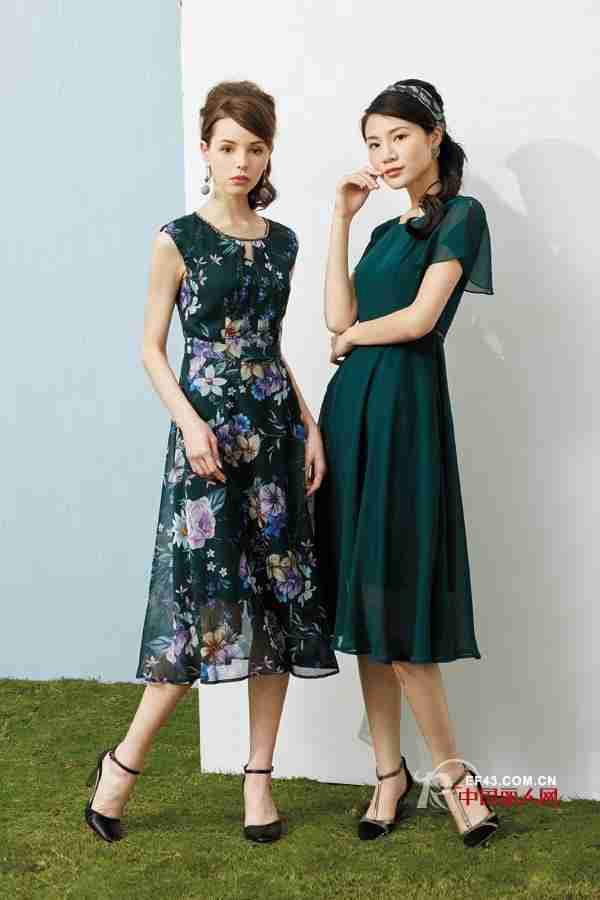 40岁的女人穿什么品牌的衣服（40岁左右女生穿搭技巧）