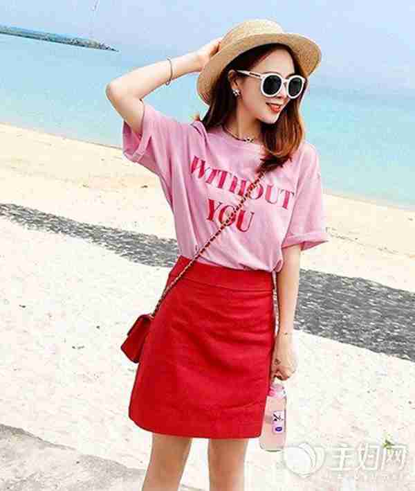 粉色上衣搭配什么裙子好看吗(女生粉色衣服怎么穿好看)
