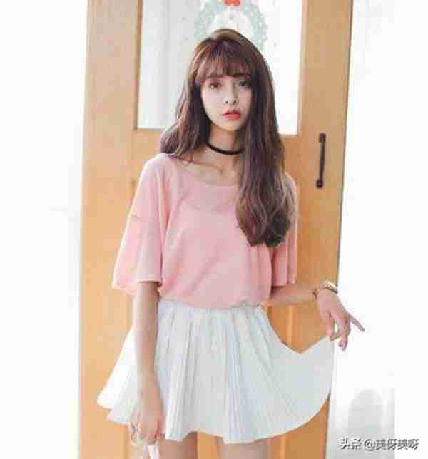 粉色衣服配什么颜色裤子和裙子,粉色怎么穿好看