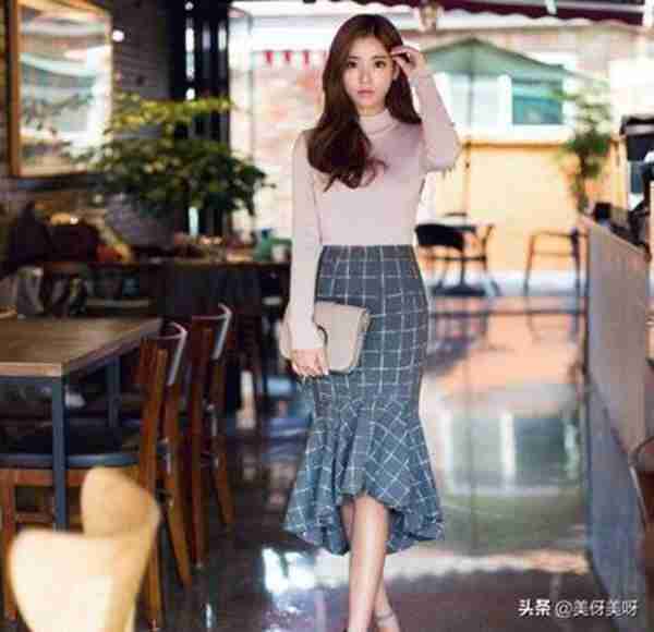 粉色衣服配什么颜色裤子和裙子,粉色怎么穿好看