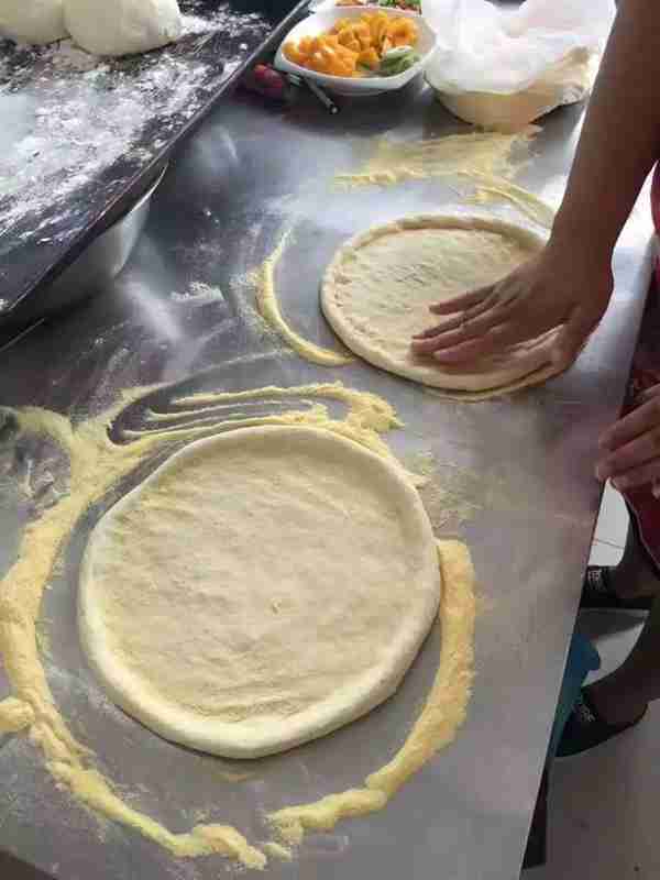 比萨有什么好吃的(意大利披萨和美式披萨有区别吗)