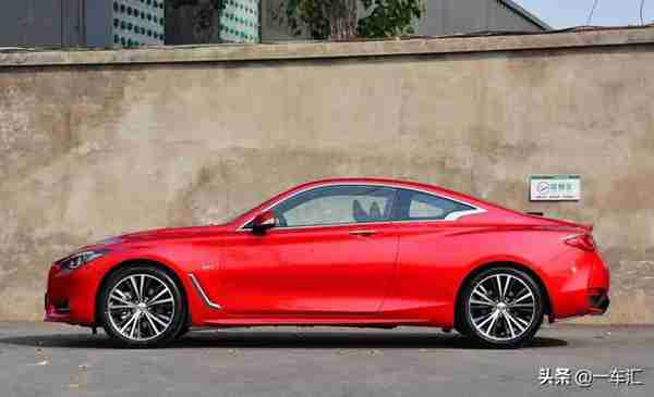 30多万元买跑车，看腻了福特野马，网友：这辆英菲尼迪Q60怎么样