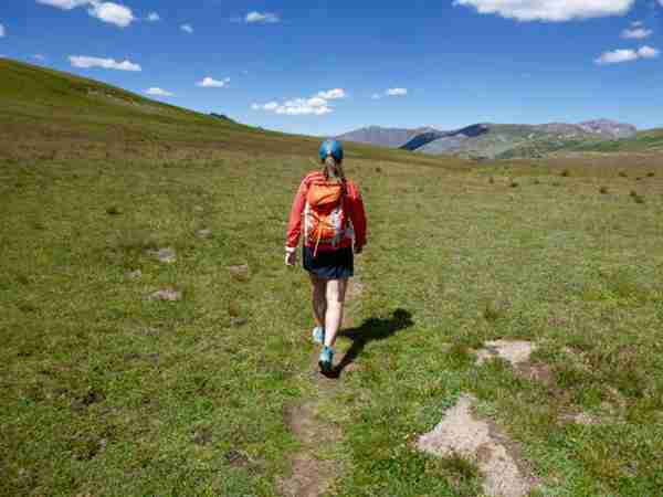 户外用品商店都卖什么(新手怎么选购户外用品)