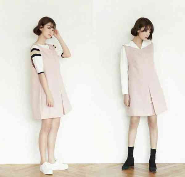 秋季穿搭,白色连衣裙搭配蓝色外套优雅淑女,专属软妹子的文艺范