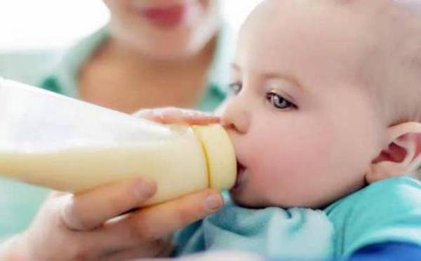接近母乳营养的奶粉有哪些好的推荐?营养师来告诉你如何选择