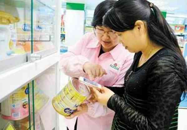 接近母乳营养的奶粉有哪些好的推荐?营养师来告诉你如何选择