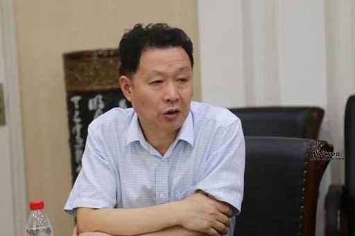 何长江的故事简历(何学江是哪里的)