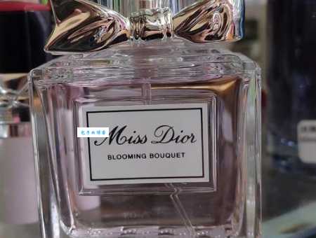 迪奥花样甜心香水留香久吗？味道会不会太浓？