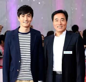 杨玏名字怎么读？演员杨玏的读音及含义