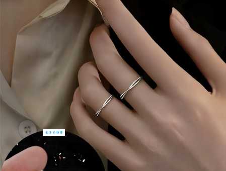 素圈戒指怎么搭配才好看?不同风格搭配推荐