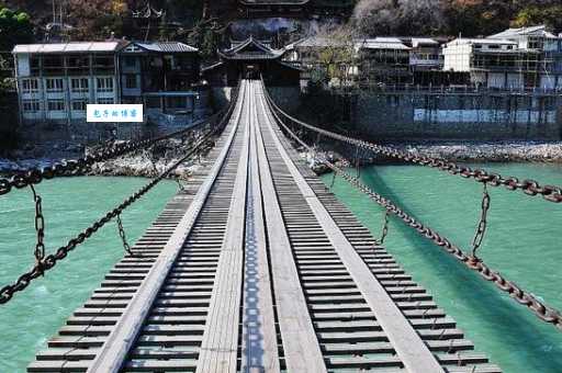 历史名桥泸定桥,究竟跨越哪条河流?