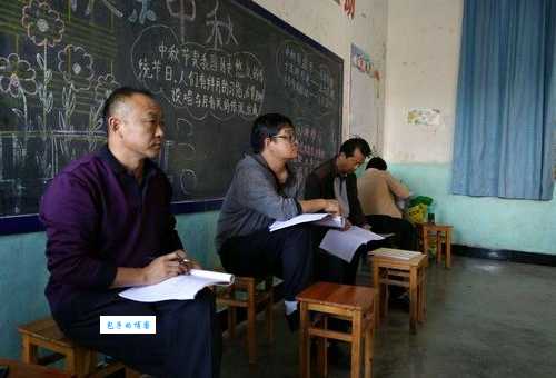 频频点头代表什么?不同场合下的含义解读