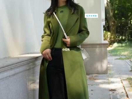 想知道绿色配什么颜色好看？服装搭配技巧全解析